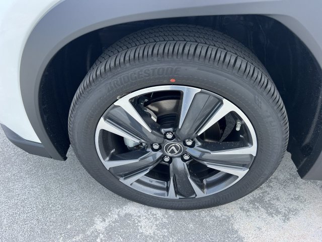 Used 2024 Lexus UX 250h FWD image 10