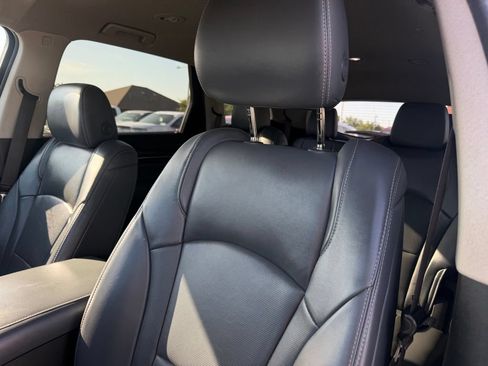 Used 2021 Buick Enclave Essence FWD image 23
