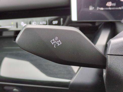 New 2026 BMW 530i xDrive image 28