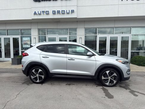 Used 2016 Hyundai Tucson Limited AWD/4WD image 2