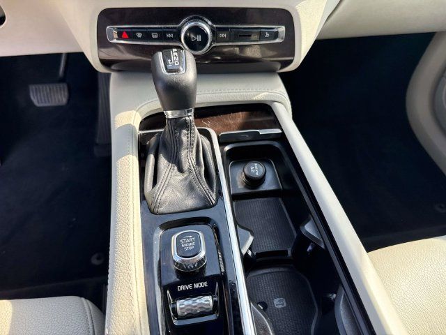 Used 2019 Volvo XC90 T6 Momentum AWD/4WD image 30