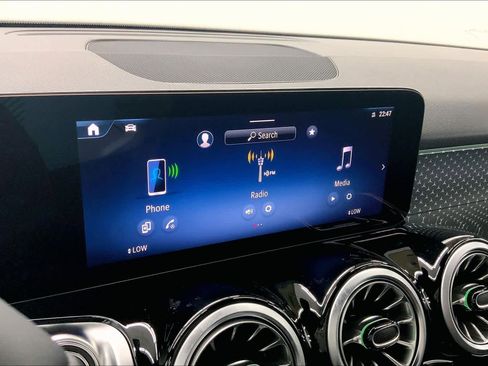 New 2026 Mercedes-Benz GLB 250 image 25