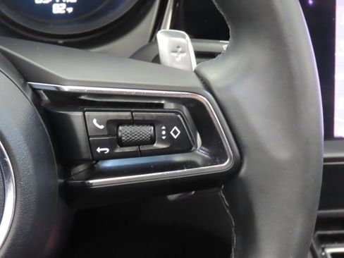 Certified 2022 Porsche Macan AWD/4WD image 21