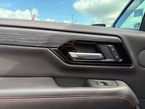 Used 2026 GMC Yukon AT4 Ultimate w/ LPO, Floor Liner Package AWD/4WD image 37