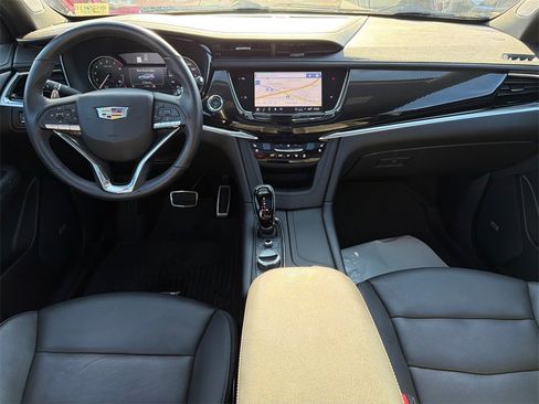 Used 2024 Cadillac XT6 Sport image 23