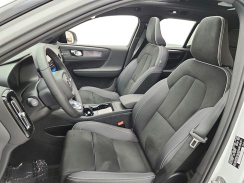 Used 2023 Volvo XC40 Recharge Ultimate w/ Protection Package Premier AWD/4WD image 15