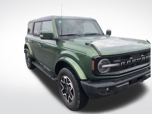 Used 2022 Ford Bronco Outer Banks AWD/4WD image 2
