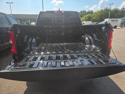 Used 2025 RAM 1500 Laramie AWD/4WD image 5