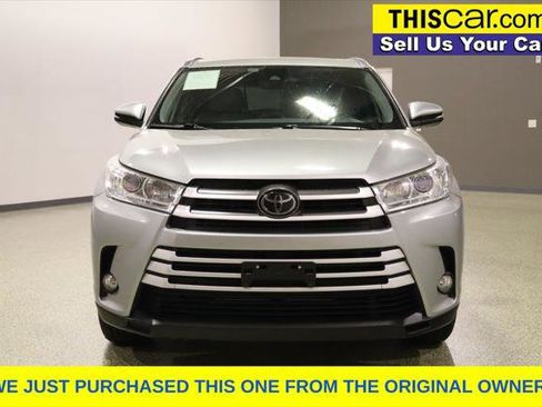 Used 2019 Toyota Highlander XLE image 2
