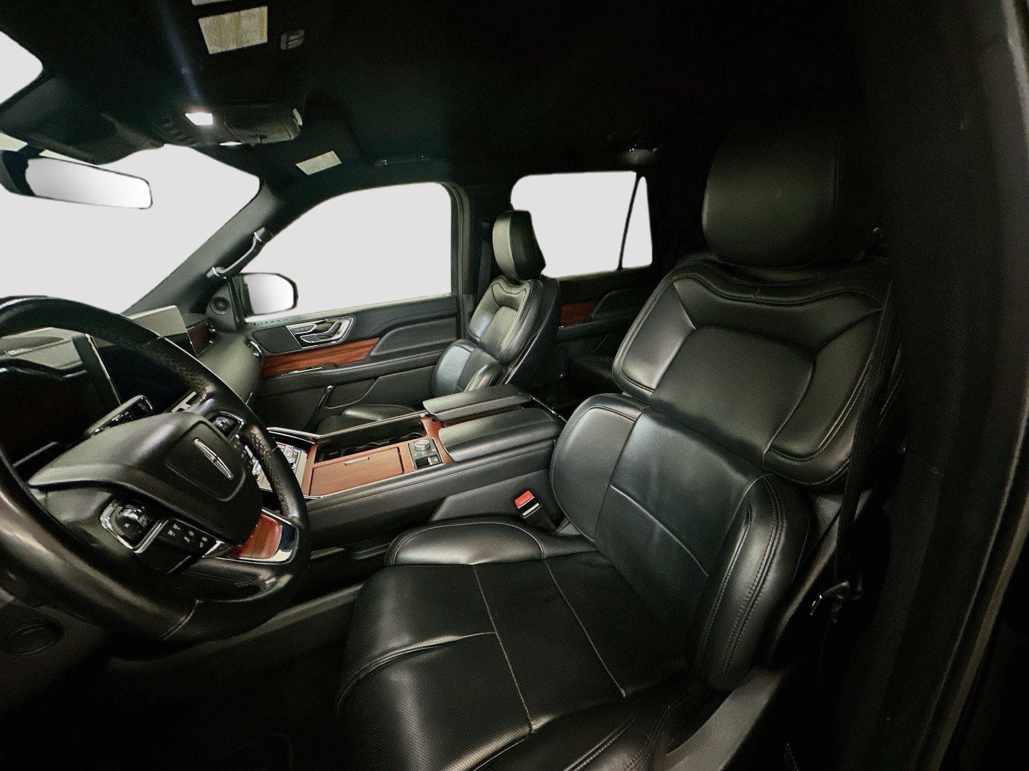 Used 2024 Lincoln Navigator Premiere AWD/4WD image 13