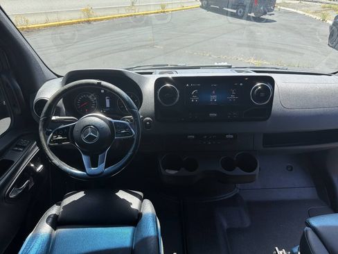 Used 2020 Mercedes-Benz Sprinter 2500 image 17
