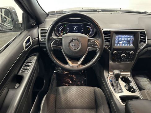 Used 2021 Jeep Grand Cherokee Laredo w/ Security & Convenience Group AWD/4WD image 20