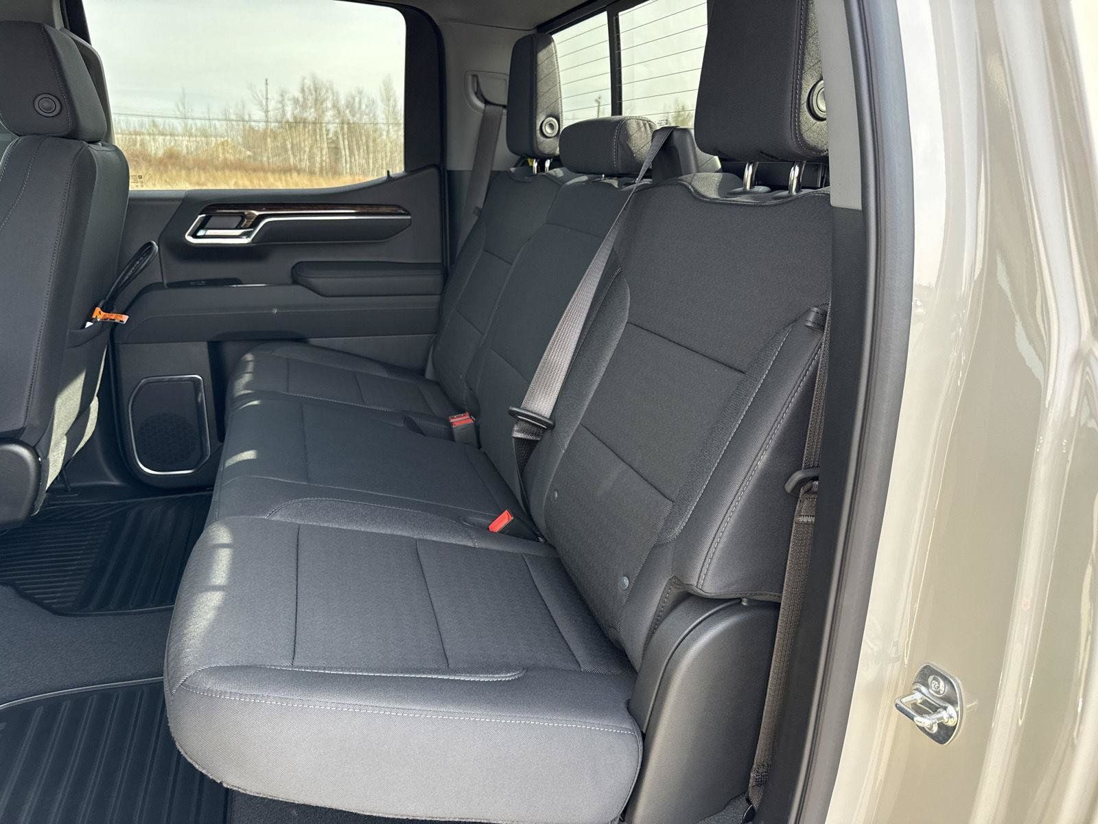 New 2026 GMC Sierra 1500 SLE w/ X31 Off-Road Package AWD/4WD image 22