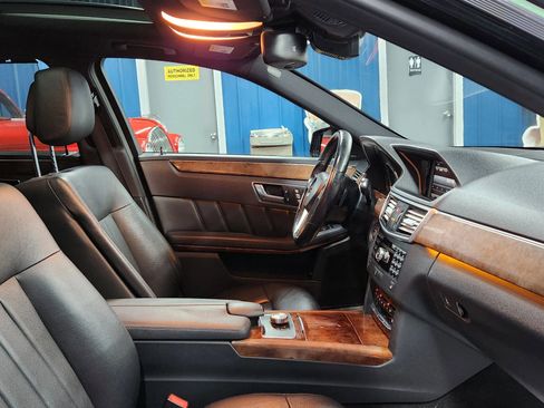 Used 2013 Mercedes-Benz E 350 E 350 4MATIC Wagon 4D image 12