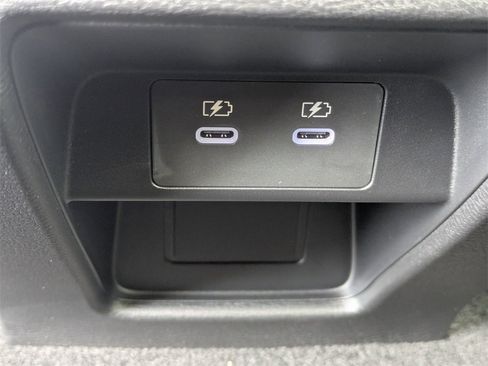 New 2025 Mitsubishi Outlander SE image 15