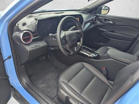 Used 2024 Chevrolet Trax RS w/ Sunroof Package FWD image 10