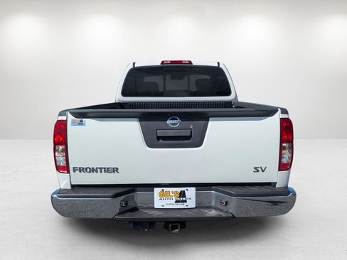 Used 2013 Nissan Frontier SV image 6