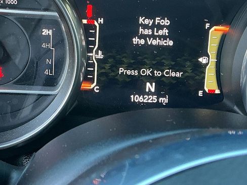 Used 2018 Jeep Wrangler Unlimited Sahara image 17