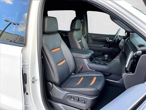 Certified 2025 GMC Sierra 1500 AT4 w/ AT4 Premium Package image 9