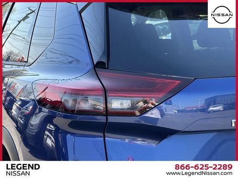 Used 2023 Nissan Rogue SL AWD/4WD image 12