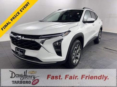 New 2025 Chevrolet Trax LT w/ Sunroof Package image 1