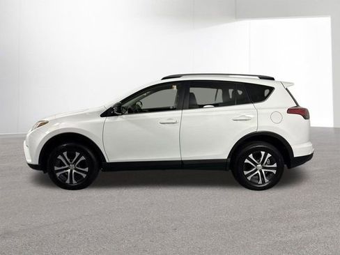 Used 2017 Toyota RAV4 LE w/ All Weather Liner Package FWD image 28