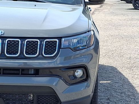Used 2023 Jeep Compass Limited w/ Sun and Sound Group AWD/4WD image 27