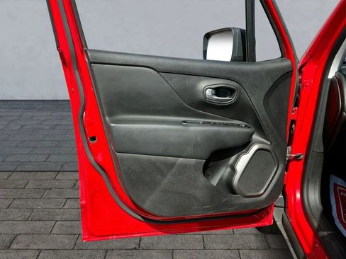 Used 2022 Jeep Renegade Sport image 9