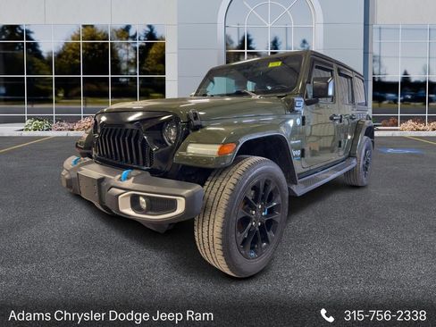 Used 2023 Jeep Wrangler Unlimited Sahara w/ Cold Weather Group image 3