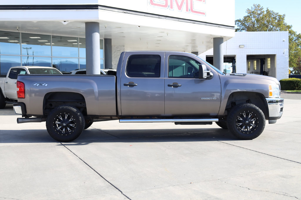 Used 2014 Chevrolet Silverado 2500 LT w/ Interior Plus Package AWD/4WD image 7
