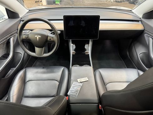 Used 2018 Tesla Model 3 Long Range image 16