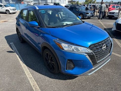 Used 2024 Nissan Kicks SV w/ Interior Electronics Package FWD image 3
