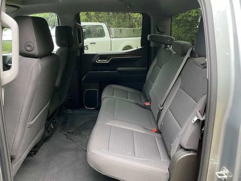 Used 2023 Chevrolet Silverado 1500 LT AWD/4WD image 9