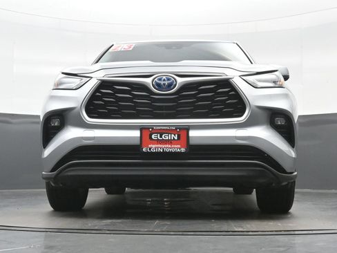 Used 2023 Toyota Highlander LE AWD/4WD image 25