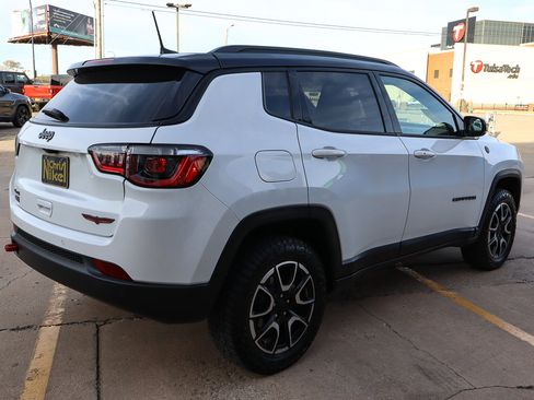 Used 2024 Jeep Compass Trailhawk image 5