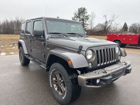 Used 2016 Jeep Wrangler Unlimited Sahara image 7