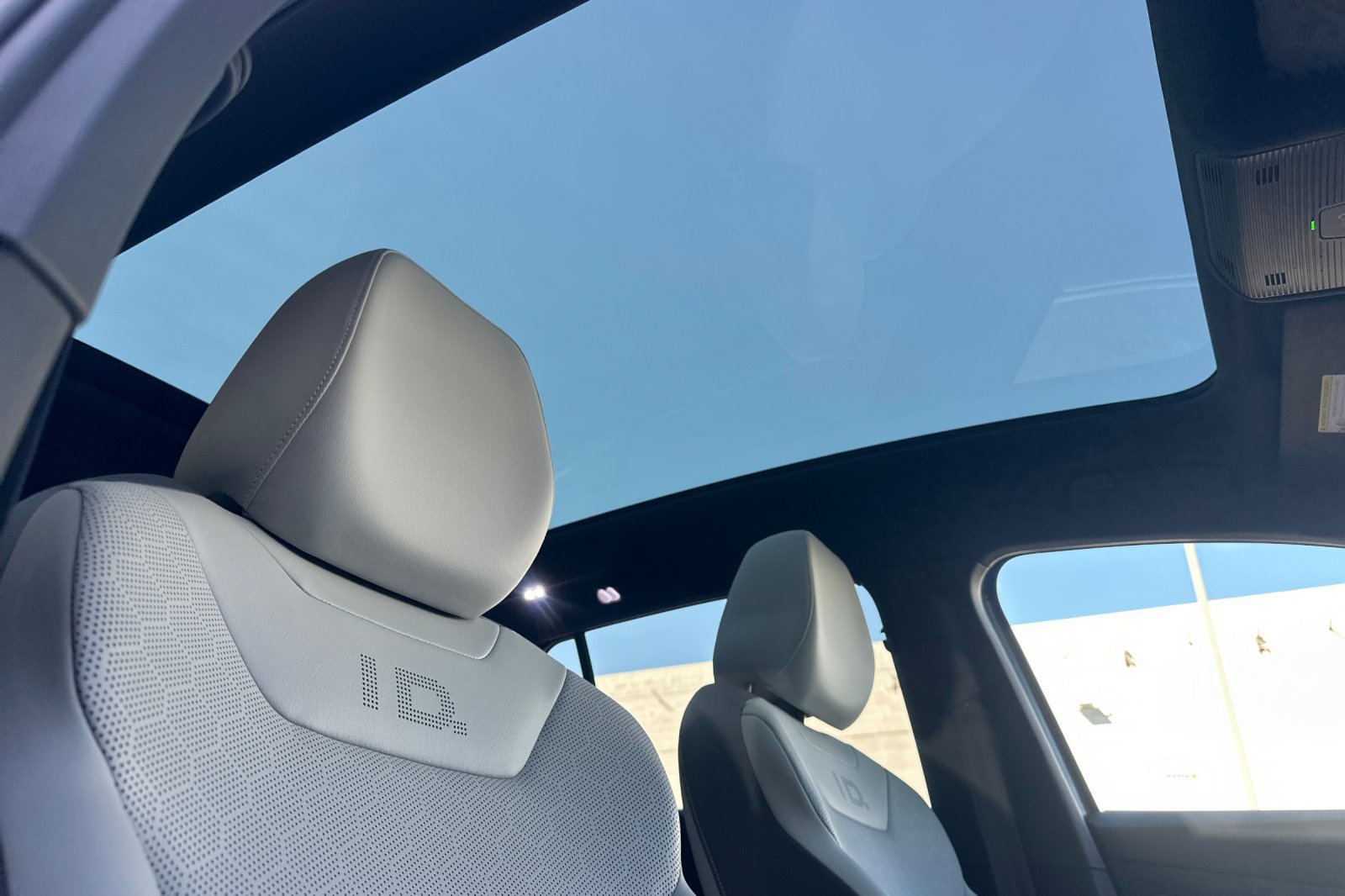 Used 2022 Volkswagen ID.4 Pro S RWD image 17