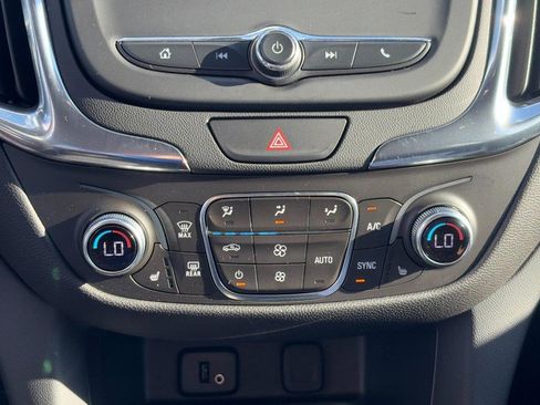 Used 2018 Chevrolet Equinox LT image 22