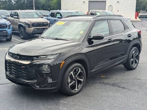 Used 2021 Chevrolet TrailBlazer RS w/ Convenience Package FWD image 3