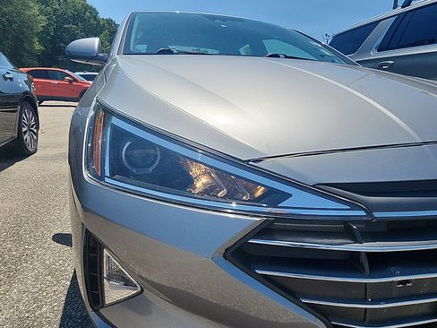 Used 2020 Hyundai Elantra Value Edition FWD image 7