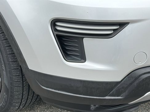 Used 2018 Ford Explorer XLT AWD/4WD image 5