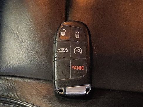 Used 2015 Chrysler 200 C w/ Navigation & Sound Group I image 32