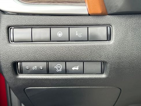 New 2026 Nissan Rogue Platinum image 32