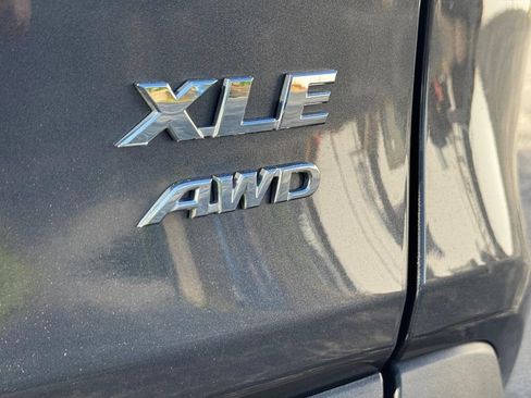Used 2025 Toyota RAV4 XLE AWD/4WD image 11