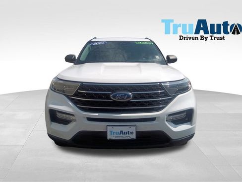 Used 2021 Ford Explorer XLT w/ Equipment Group 202A RWD image 2