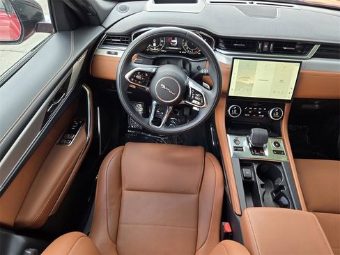 Used 2025 Jaguar F-PACE R-Dynamic S image 12