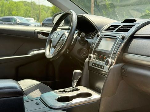 Used 2012 Toyota Camry SE FWD image 46