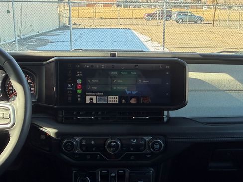 Used 2025 Jeep Wrangler Willys image 21