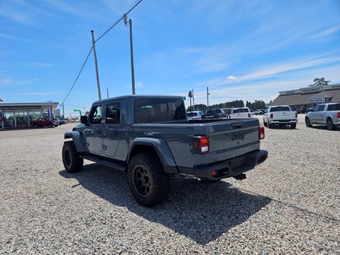 New 2026 Jeep Gladiator Sport AWD/4WD image 5