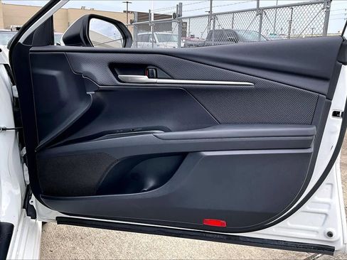 Used 2025 Toyota Camry SE image 21